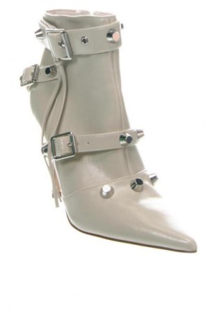 Дамски боти Steve Madden, Размер 35, Цвят Екрю, Цена 57,77 €