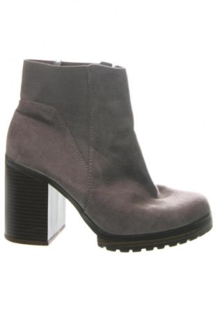 Дамски боти Unbranded, Размер 40, Цвят Бежов, Цена 23,51 €