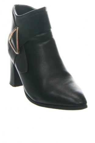 Дамски боти Unbranded, Размер 36, Цвят Черен, Цена 14,82 €