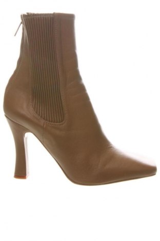 Дамски боти Zara, Размер 39, Цвят Кафяв, Цена 48,57 €