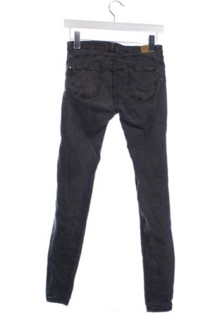 Blugi de femei Bershka, Mărime S, Culoare Gri, Preț 20,99 Lei