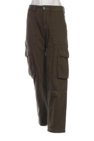 Дамски дънки Bershka, Размер S, Цвят Зелен, Цена 16,00 €