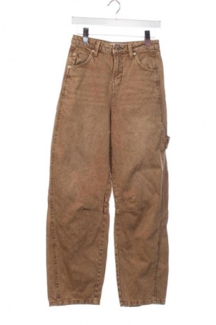 Дамски дънки Bershka, Размер S, Цвят Кафяв, Цена 21,99 €