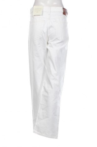 Дамски дънки Calvin Klein Jeans, Размер XL, Цвят Бял, Цена 52,66 €