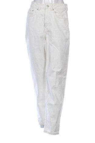 Damskie jeansy JJXX, Rozmiar M, Kolor ecru, Cena 80,38 zł