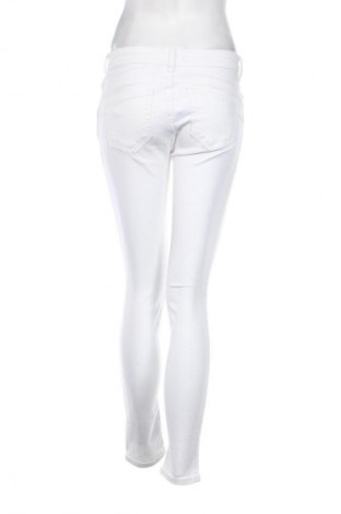 Дамски дънки Mango, Размер M, Цвят Бял, Цена 30,16 €