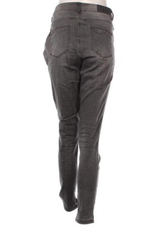 Damskie jeansy Noisy May, Rozmiar XL, Kolor Szary, Cena 43,99 zł