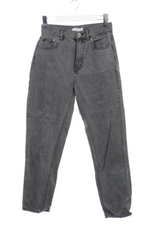Дамски дънки Pull&Bear, Размер S, Цвят Сив, Цена 12,78 €