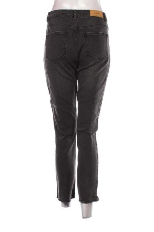 Дамски дънки Stradivarius, Размер S, Цвят Черен, Цена 14,31 €