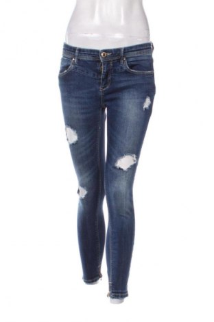 Дамски дънки Stradivarius, Размер M, Цвят Син, Цена 6,64 €