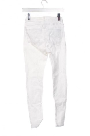 Дамски дънки Unbranded, Размер XS, Цвят Бял, Цена 8,18 €