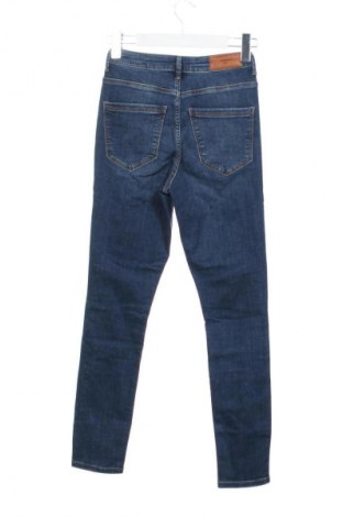 Damskie jeansy Vero Moda, Rozmiar XS, Kolor Niebieski, Cena 43,99 zł