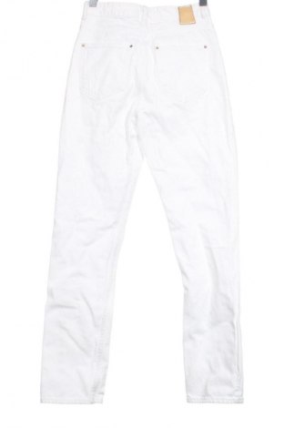 Дамски дънки Zara, Размер S, Цвят Бял, Цена 11,24 €