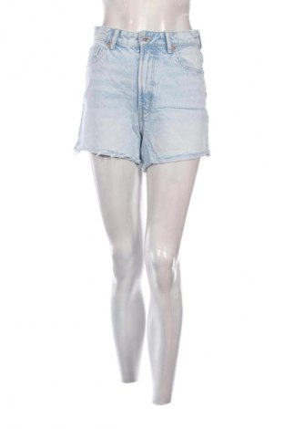 Γυναικείο κοντό παντελόνι Bershka, Μέγεθος S, Χρώμα Μπλέ, Τιμή 5,99 €