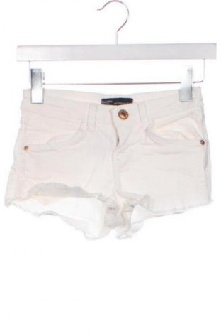 Дамски къс панталон Bershka, Размер XXS, Цвят Бял, Цена 6,64 €