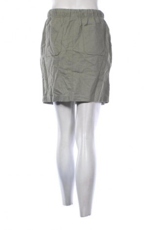 Дамски къс панталон Esmara, Размер M, Цвят Зелен, Цена 7,15 €