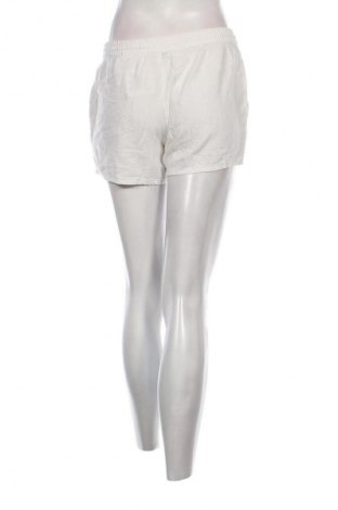 Дамски къс панталон H&M Divided, Размер S, Цвят Бял, Цена 5,62 €