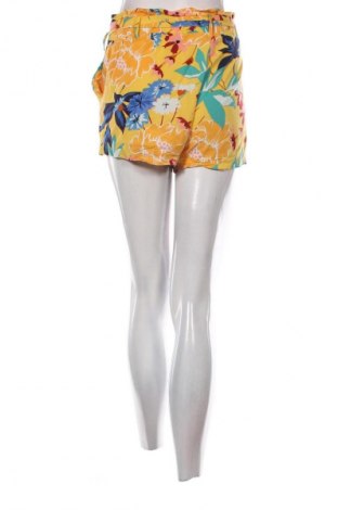 Дамски къс панталон LCW, Размер M, Цвят Многоцветен, Цена 5,62 €