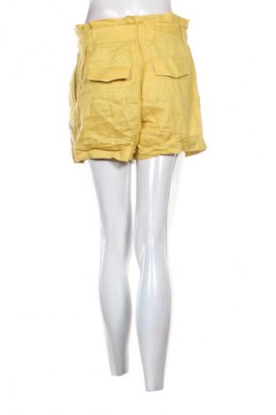 Дамски къс панталон Mango, Размер S, Цвят Жълт, Цена 7,15 €