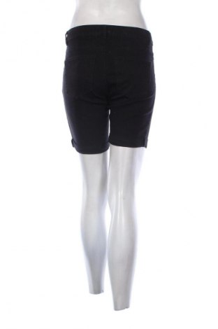 Дамски къс панталон ONLY, Размер M, Цвят Черен, Цена 7,15 €