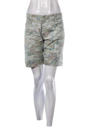 Dámské kraťasy  Please, Velikost L, Barva Vícebarevné, Cena  209,00 Kč