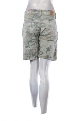 Dámské kraťasy  Please, Velikost L, Barva Vícebarevné, Cena  209,00 Kč