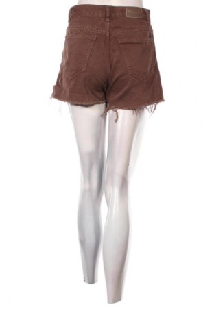 Дамски къс панталон Pull&Bear, Размер S, Цвят Кафяв, Цена 6,13 €