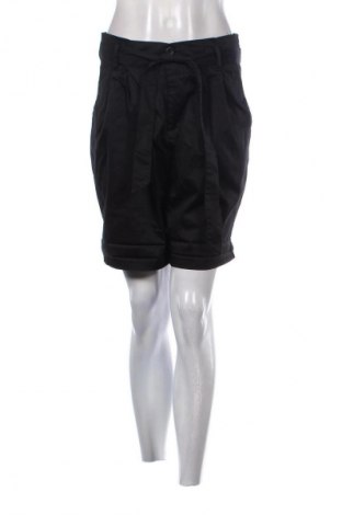 Női rövidnadrág Rinascimento, Méret M, Szín Fekete, Ár 2 099 Ft