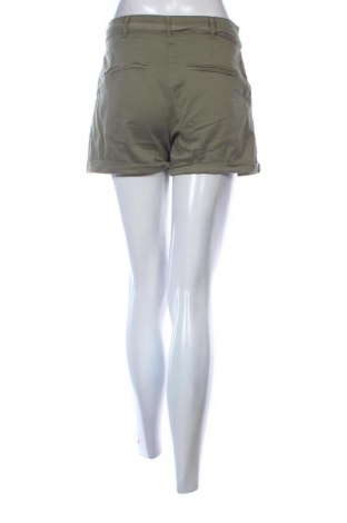Дамски къс панталон Springfield, Размер M, Цвят Зелен, Цена 7,15 €
