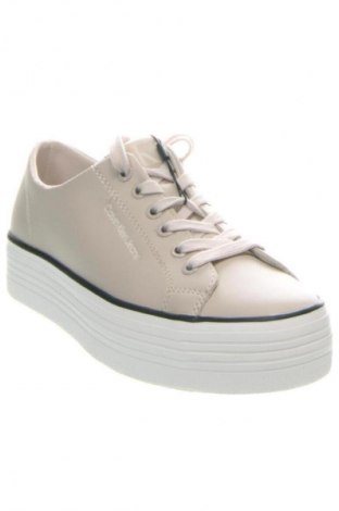 Дамски обувки Calvin Klein Jeans, Размер 39, Цвят Бежов, Цена 86,91 €