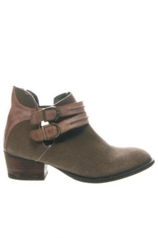 Γυναικεία παπούτσια Steve Madden, Μέγεθος 37, Χρώμα  Μπέζ, Τιμή 47,99 €, #134958950