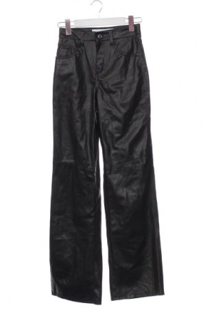 Γυναικείο παντελόνι Bershka, Μέγεθος XS, Χρώμα Μαύρο, Τιμή 10,99 €