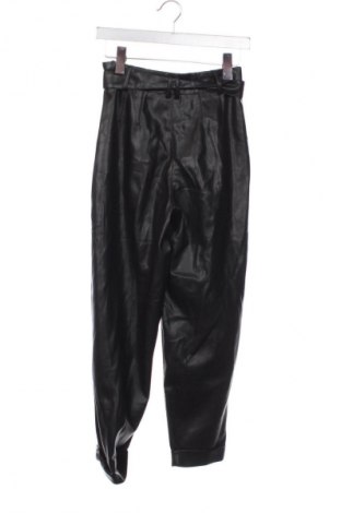 Dámské kalhoty  Bershka, Velikost XS, Barva Černá, Cena  69,00 Kč