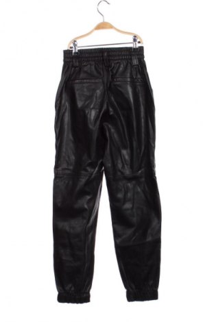 Dámské kalhoty  Bershka, Velikost XS, Barva Černá, Cena  69,00 Kč