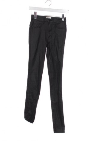 Дамски панталон ONLY, Размер XS, Цвят Черен, Цена 3,06 €