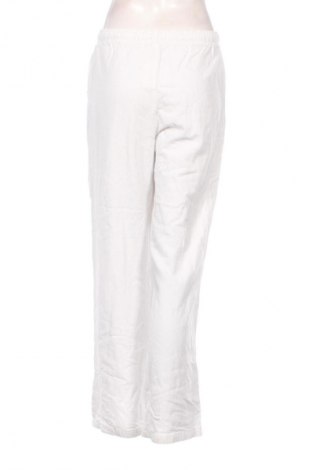 Damenhose Stradivarius, Größe S, Farbe Weiß, Preis 13,99 €