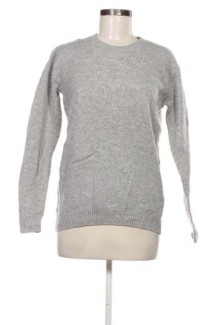 Dámský svetr Brandy Melville, Velikost M, Barva Šedá, Cena  229,00 Kč