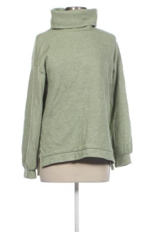 Дамско полo Stradivarius, Размер M, Цвят Зелен, Цена 2,04 €