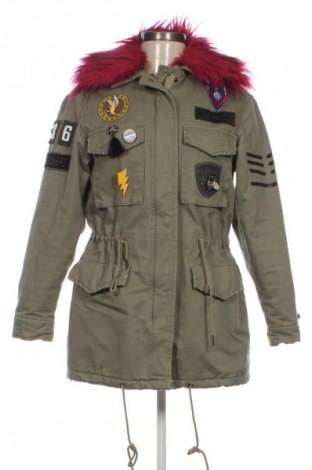 Дамско яке Bershka, Размер XS, Цвят Зелен, Цена 27,09 €