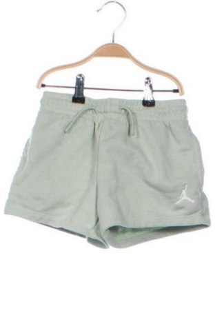 Kinder Shorts Air Jordan Nike, Größe 6-7y/ 122-128 cm, Farbe Grün, Preis 21,99 €
