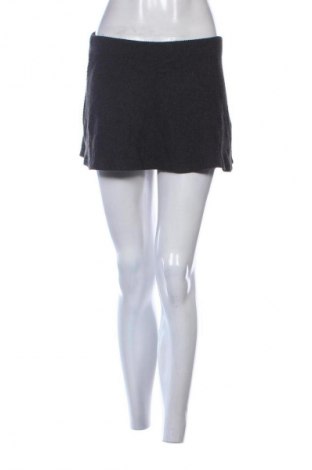 Пола - панталон Bershka, Размер M, Цвят Сив, Цена 2,04 €