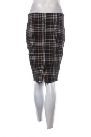 Пола Amisu, Размер M, Цвят Многоцветен, Цена 5,62 €