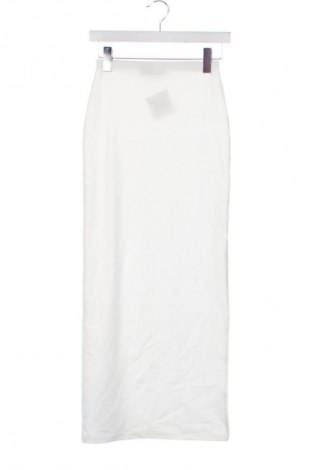 Пола Bershka, Размер XS, Цвят Бял, Цена 6,79 €