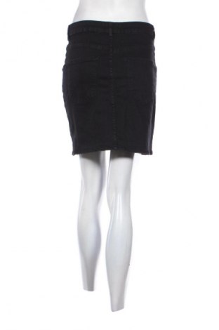 Sukně Bershka, Velikost M, Barva Černá, Cena  69,00 Kč