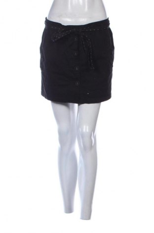 Пола Bershka, Размер M, Цвят Черен, Цена 5,00 €