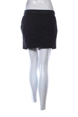 Пола Bershka, Размер M, Цвят Черен, Цена 5,00 €