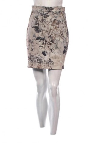 Пола H&M, Размер S, Цвят Многоцветен, Цена 7,15 €