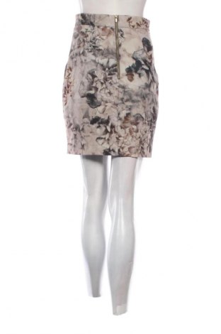 Пола H&M, Размер S, Цвят Многоцветен, Цена 7,15 €