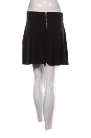 Пола H&M Divided, Размер S, Цвят Черен, Цена 12,00 €