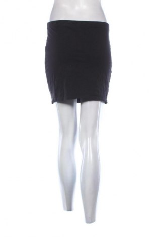 Пола H&M Divided, Размер S, Цвят Черен, Цена 5,62 €